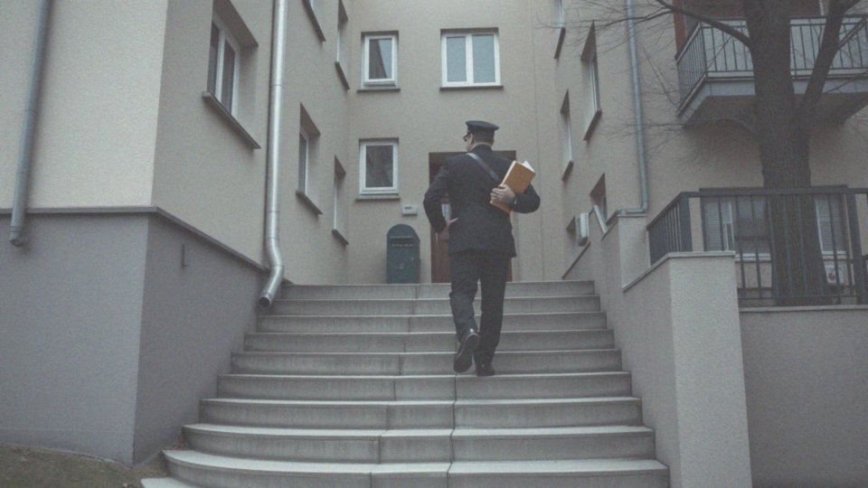 Jak odbywa się doręczenie pism sądowych przez komornika?