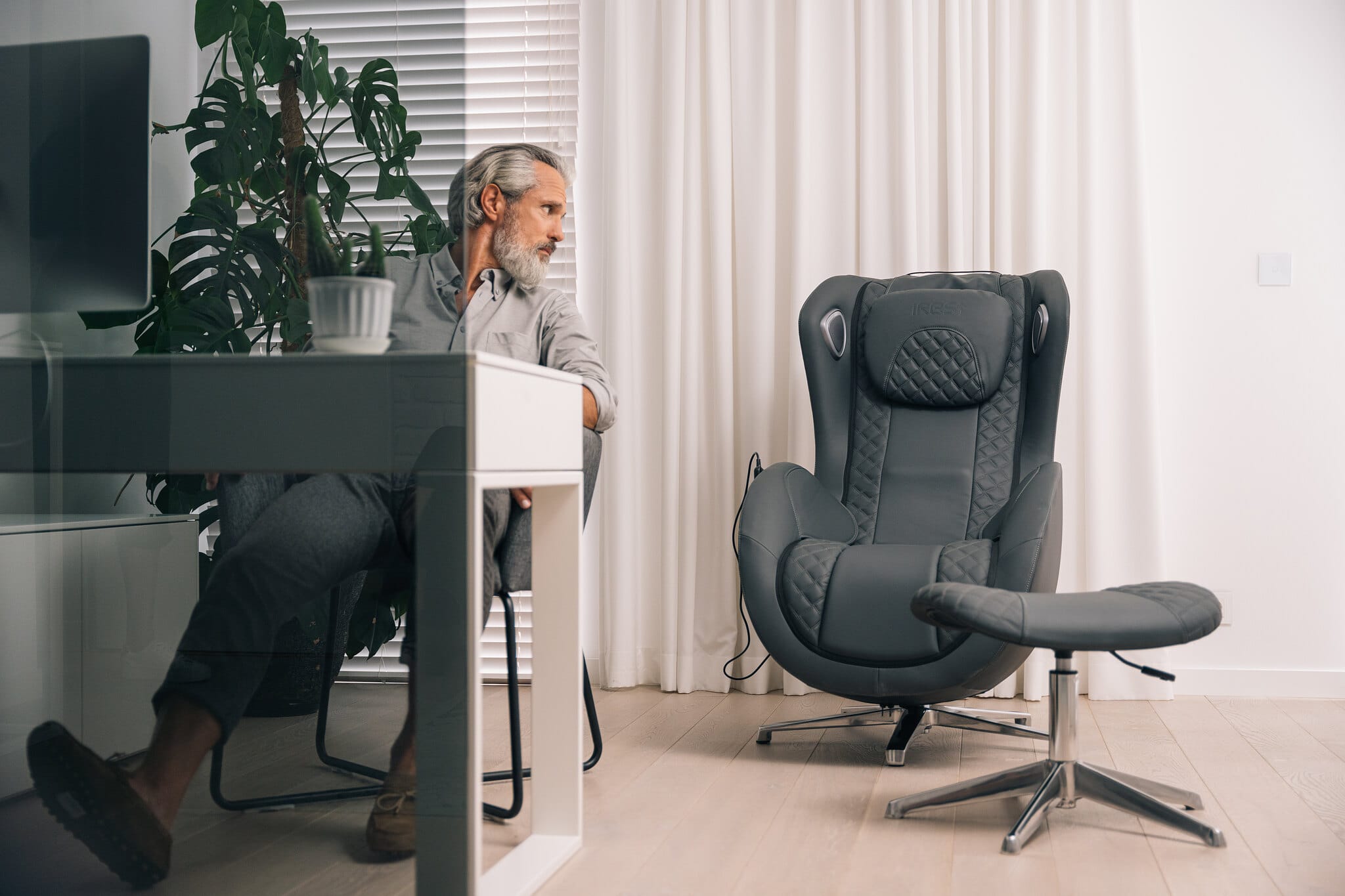 Fotel do masażu a codzienny stres – jak technologia pomaga się odprężyć po pracy