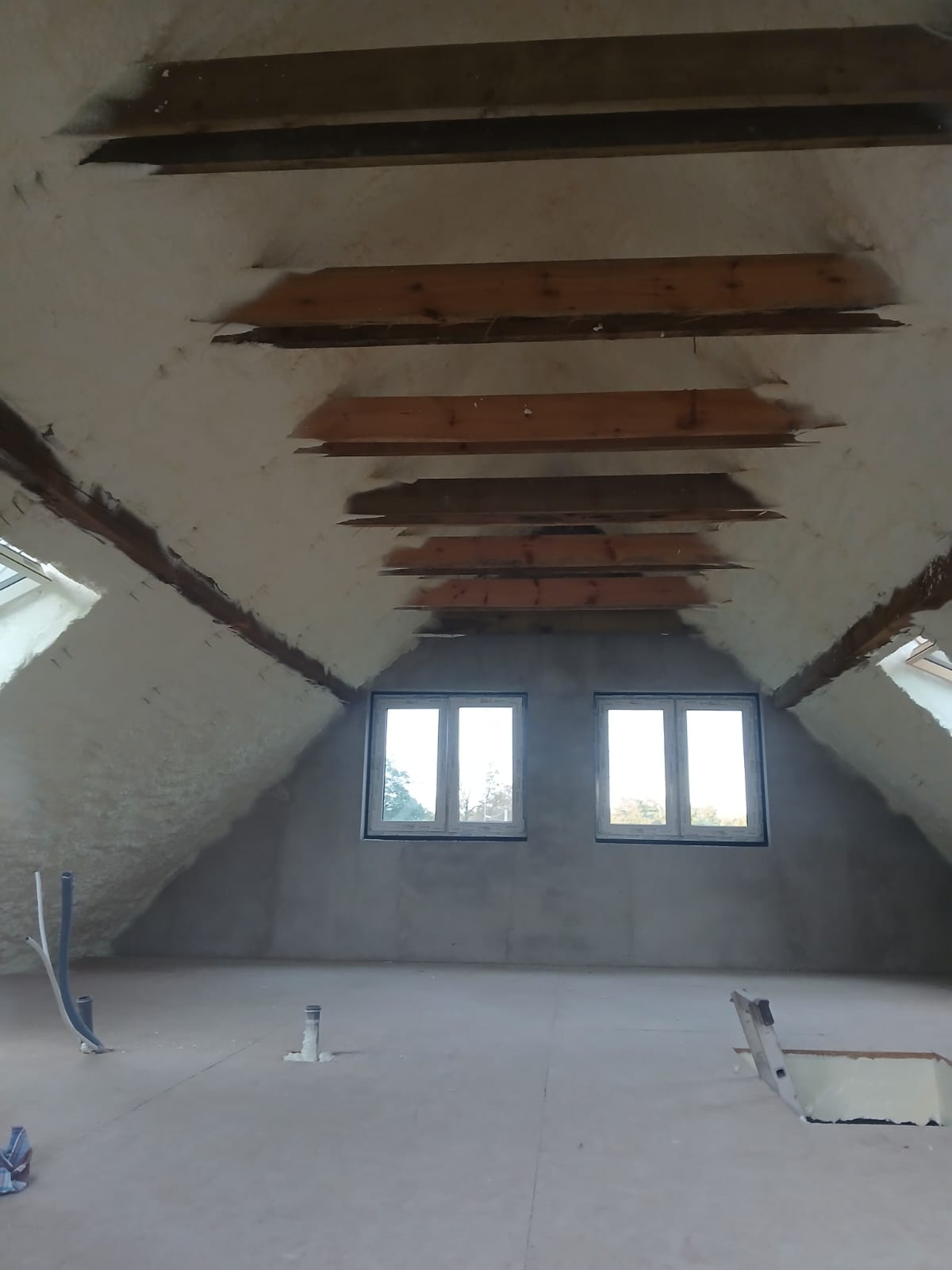 ralizacja ocieplenia pianą pur