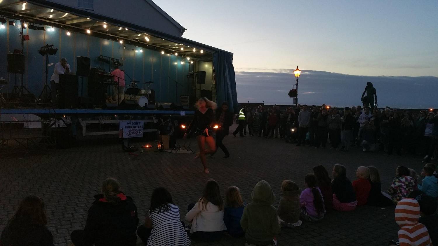 Kontenery magazynowe w branży eventowej – szybkie zaplecze techniczne w każdym miejscu