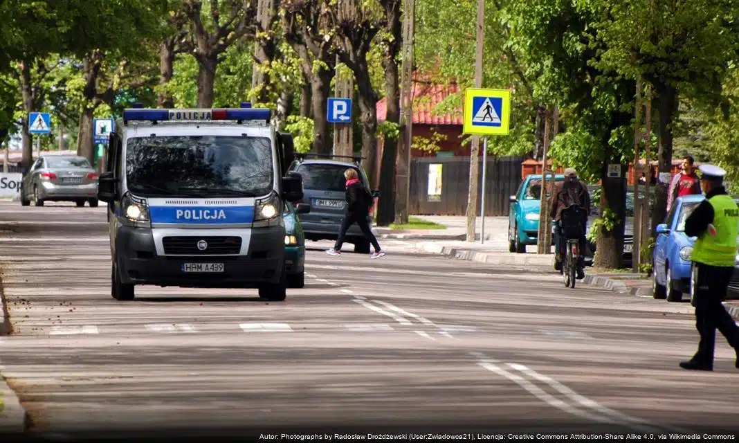 Policjanci z Szczecina pomagają w sytuacji kryzysowej na drodze