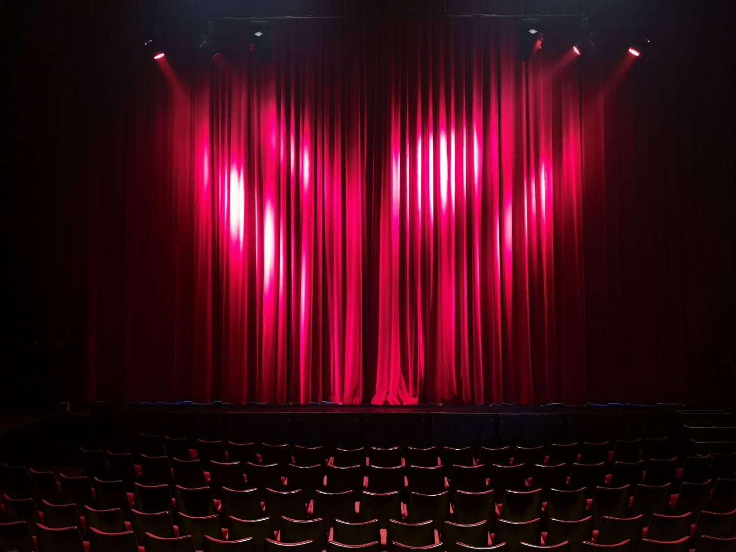 Co grają na lokalnych scenach? Przegląd najciekawszych spektakli w szczecińskich teatrach