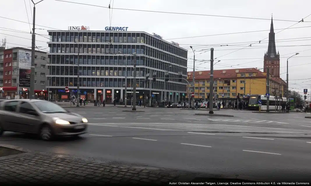 Zabytkowe ogrodzenie Cmentarza Centralnego w Szczecinie odzyskało dawny wygląd